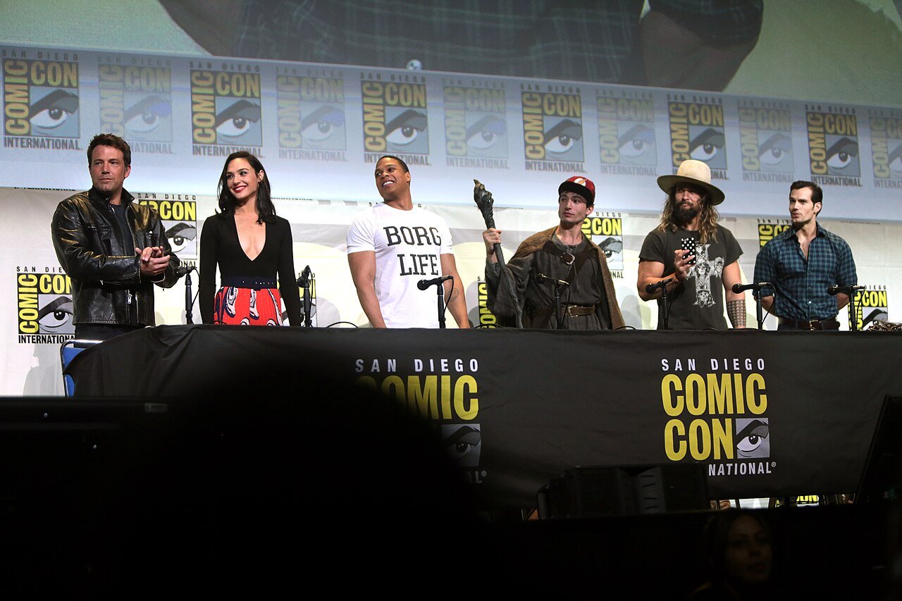 Casting de Justice League réuni au Comic-Con de San Diego en 2016